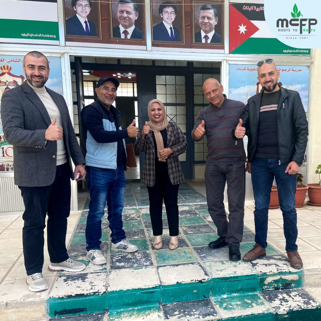 MCFP visits Al-Rajm Al-Shami Al-Gharbi Secondary School to present a set of educational tools